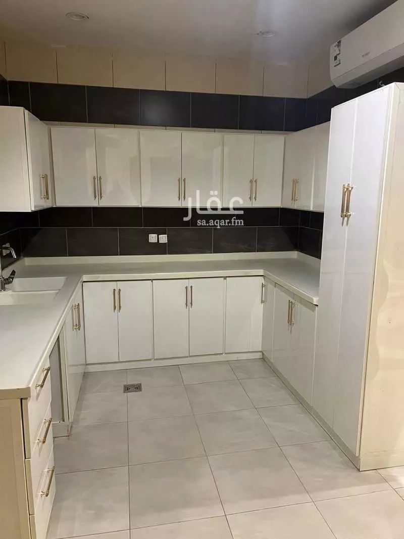 4 bedroom apartment in Al Nuzhah, Riyadh 11
