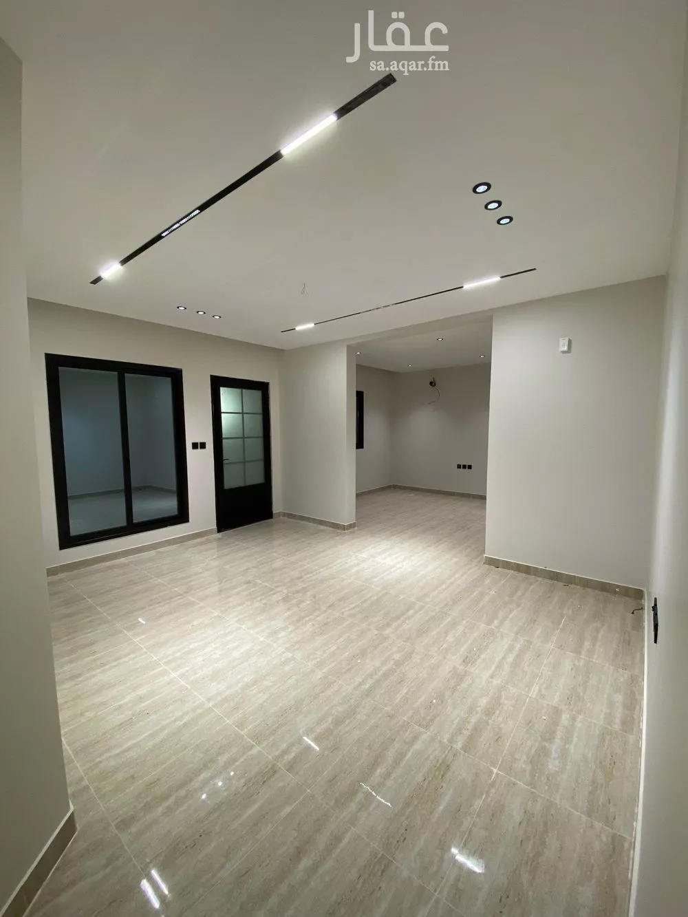 شقة 6 غرف في الندى 5