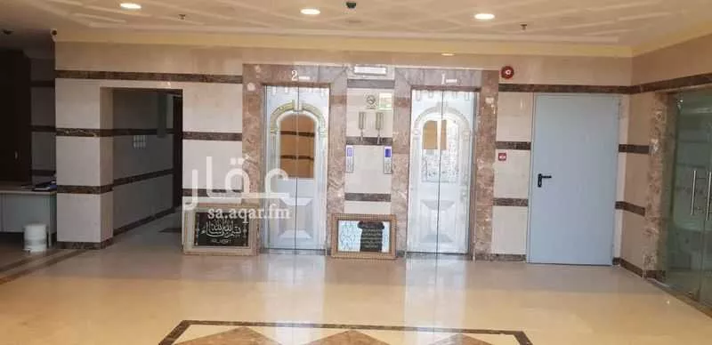 عمارة 809 م² في العزيزية 3