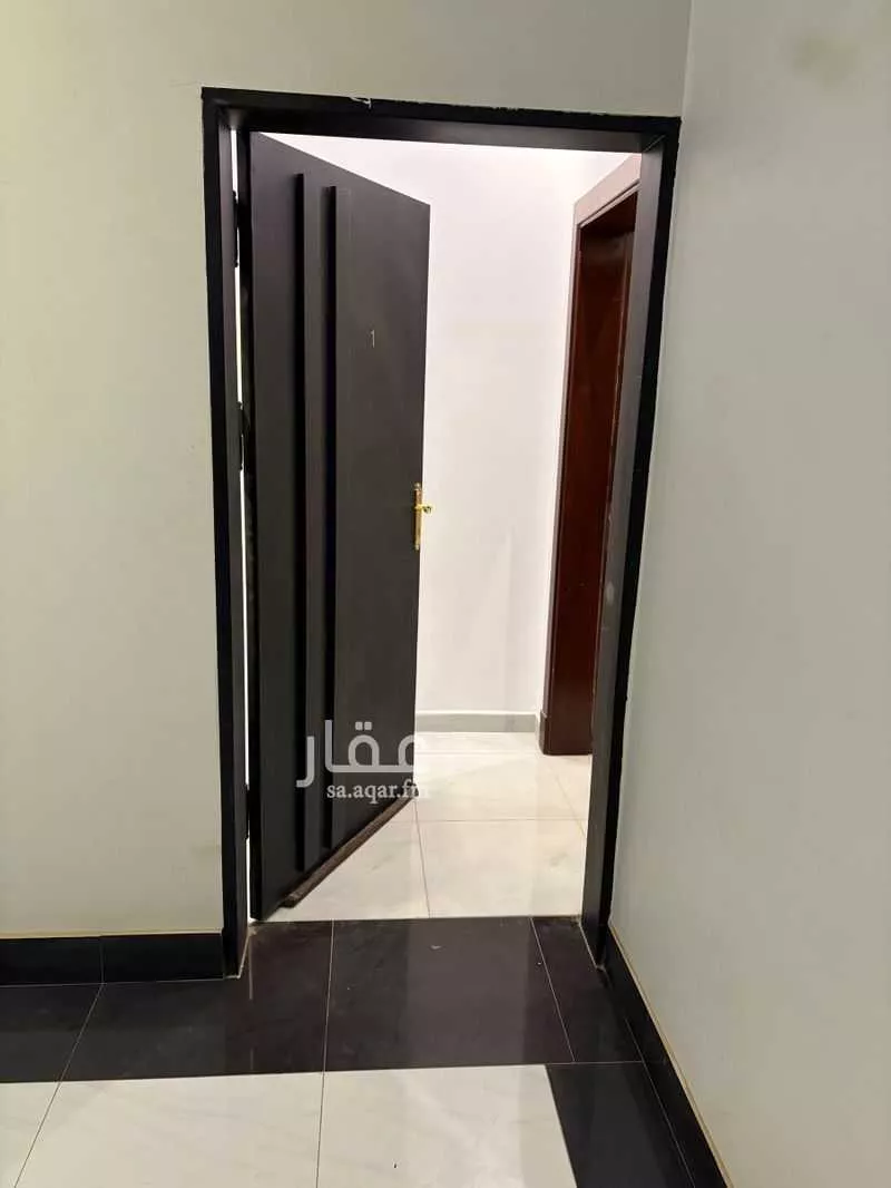 900 sqm building in Al Malqa 5