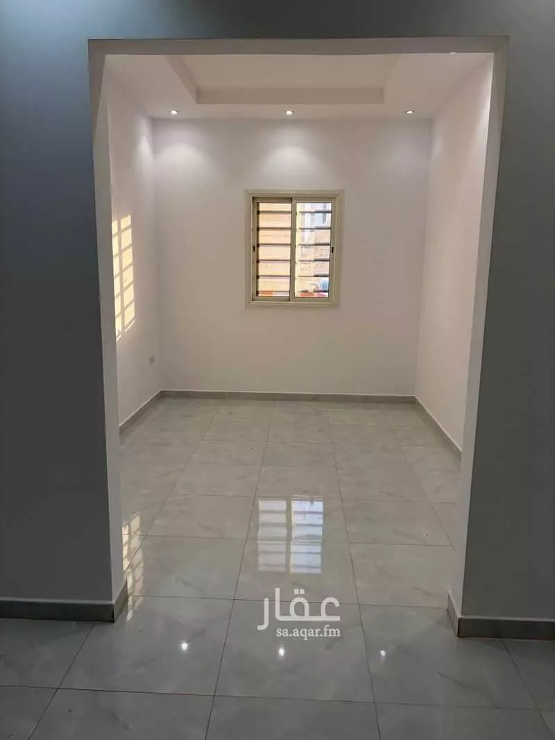 900 sqm building in Al Malqa 1
