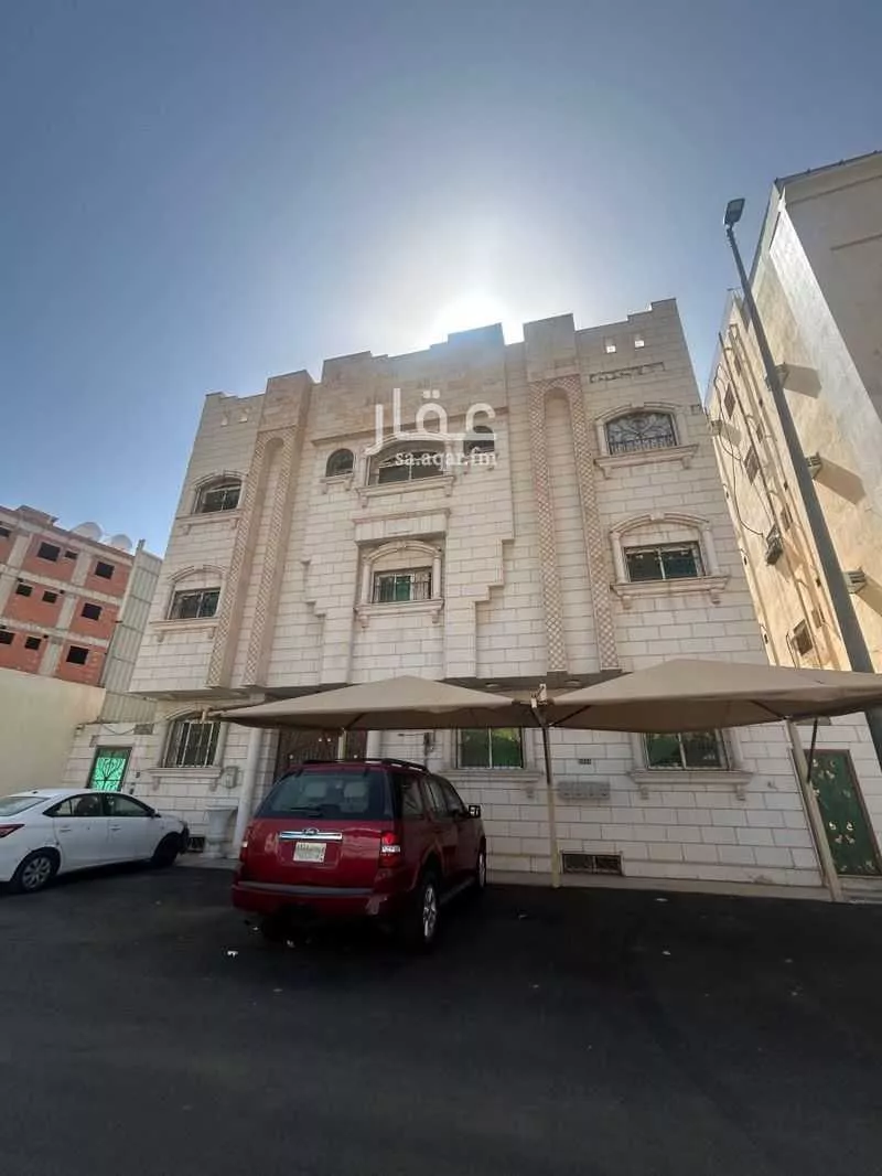 عمارة 490 م² في قربان 4