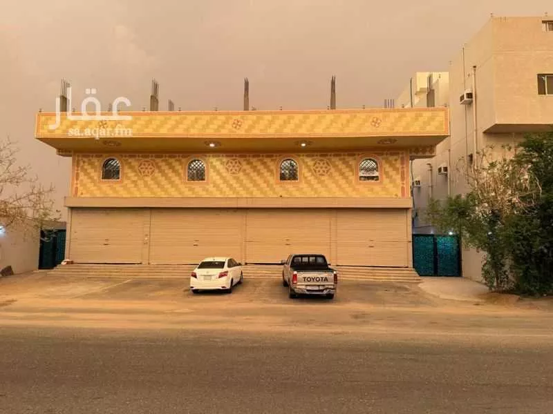 محل 900 م² في الملك فهد 2