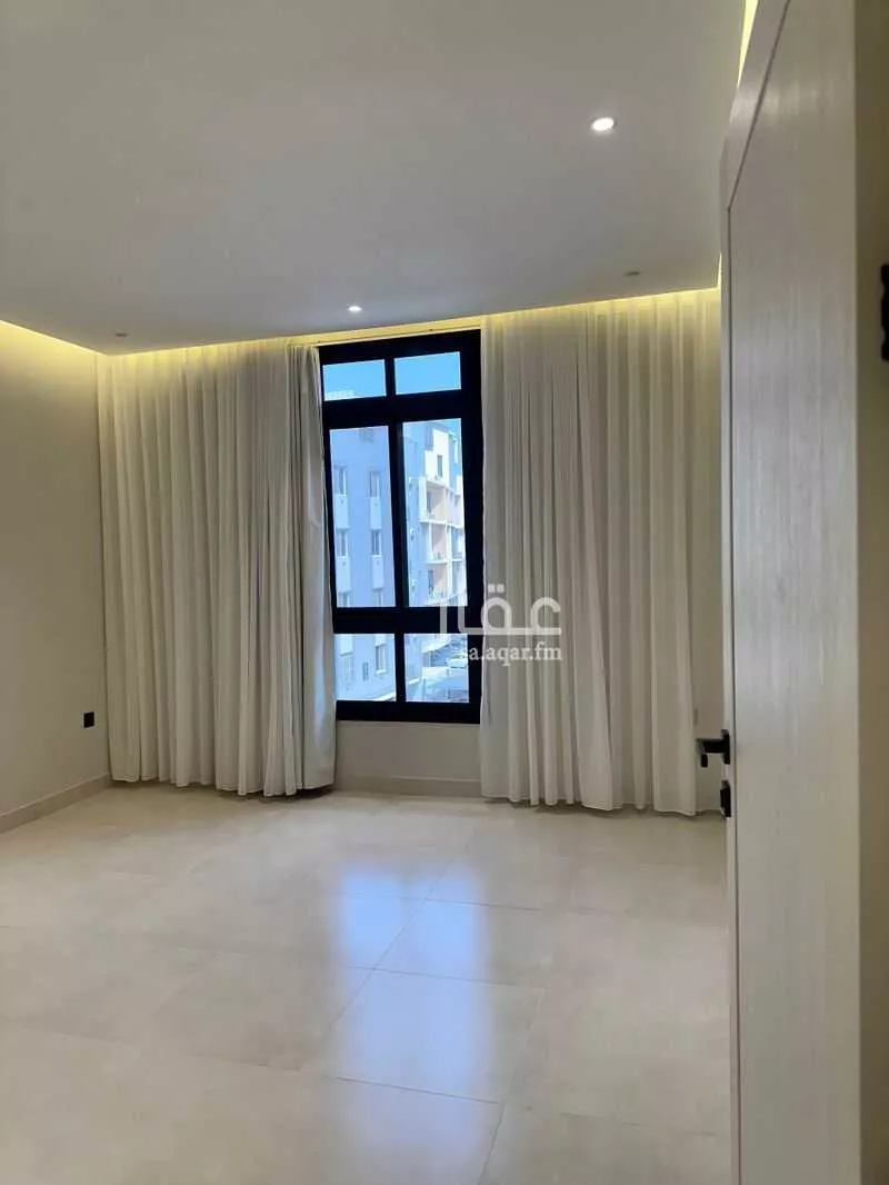 شقة 5 غرف في الواحة 4