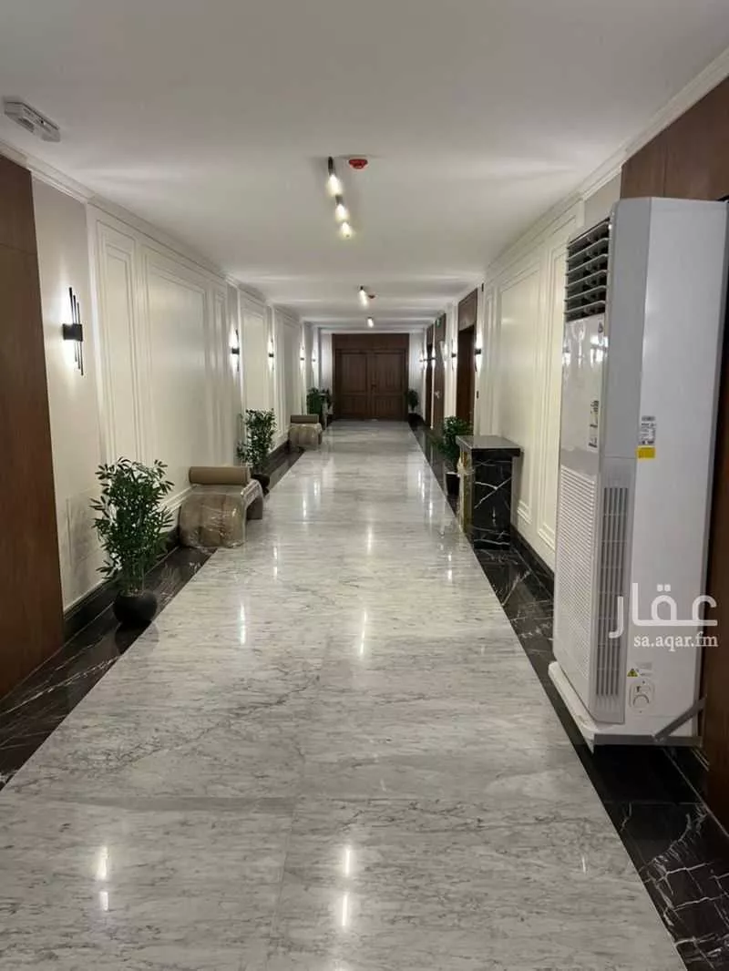 مكتب 3696 م² في العليا 1