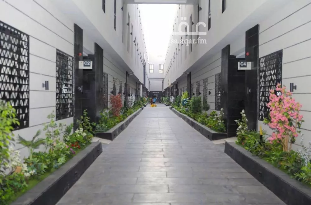 شقة 4 غرف في الملقا 1