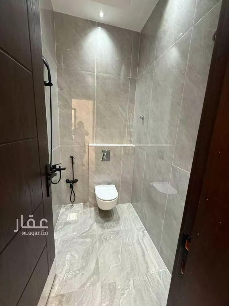 5 bedroom villa in Al Hazm, Riyadh 17