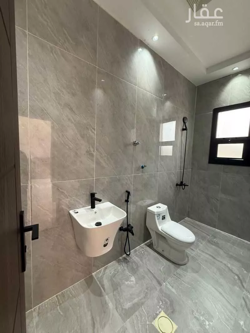 5 bedroom villa in Al Hazm, Riyadh 15