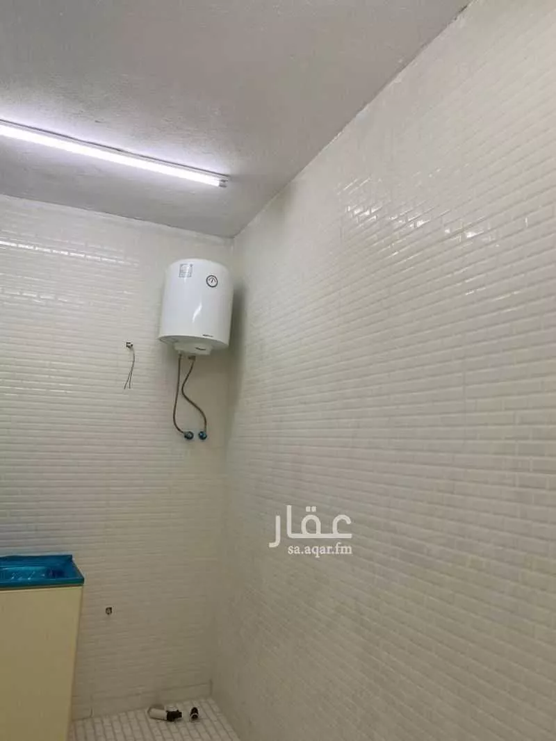 18 bedroom building in Umm Al Hamam Al Sharqi, Riyadh 9