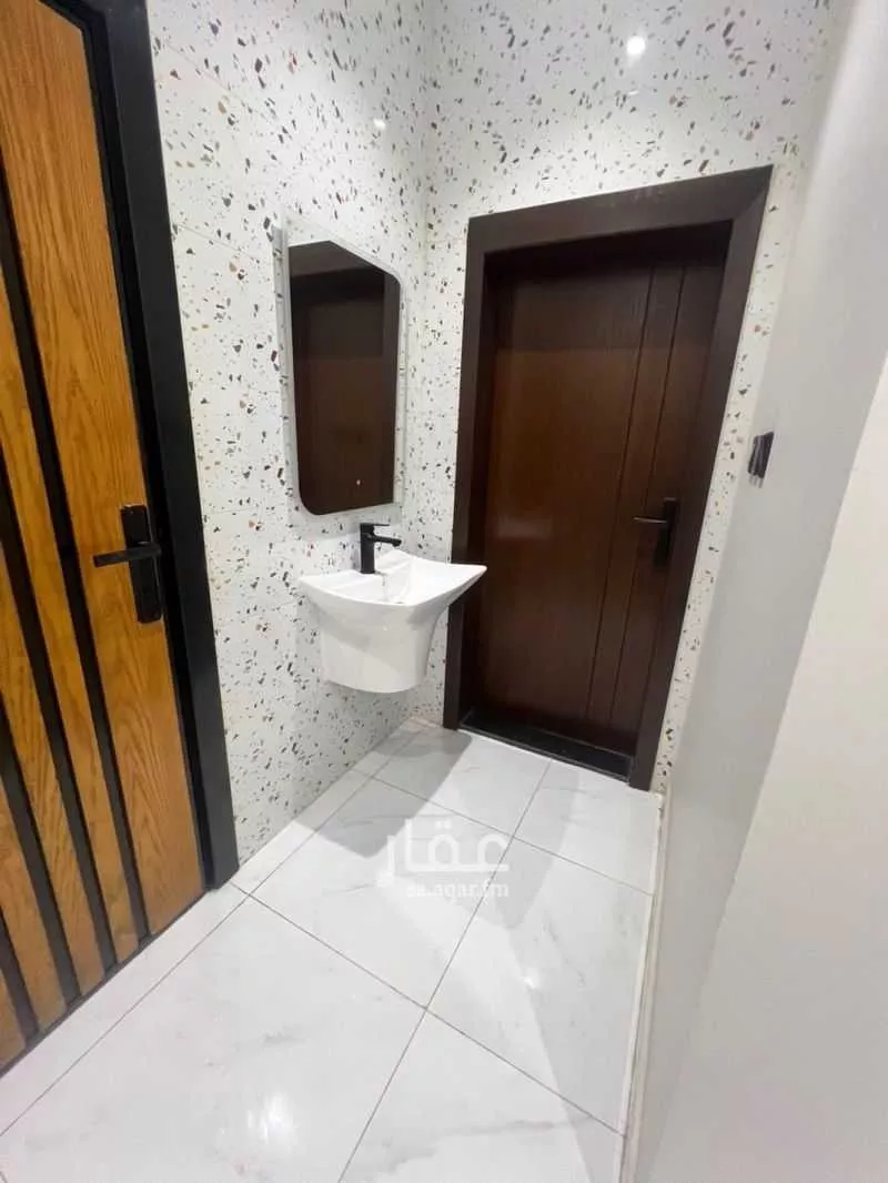 شقة 4 غرف في الريان 5