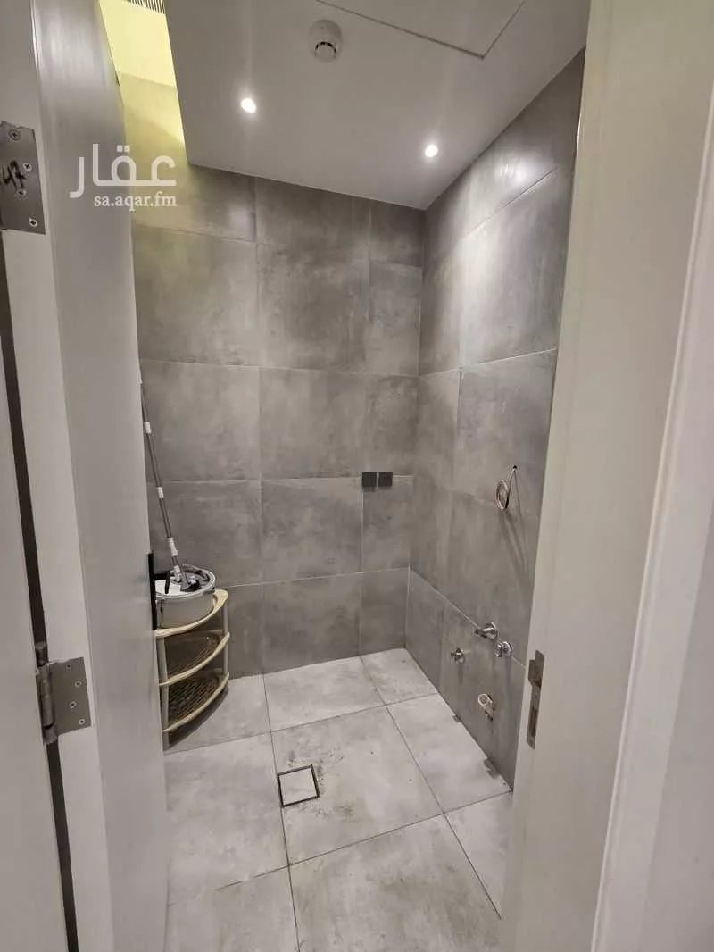 شقة 3 غرف في الملقا 5