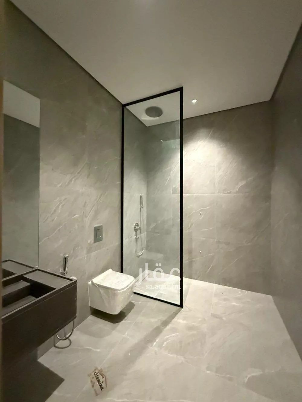 فيلا 8 غرف في النرجس 5