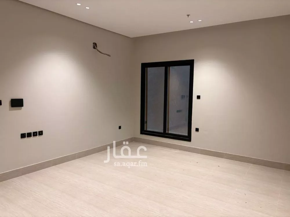 شقة 3 غرف في الرمال 4