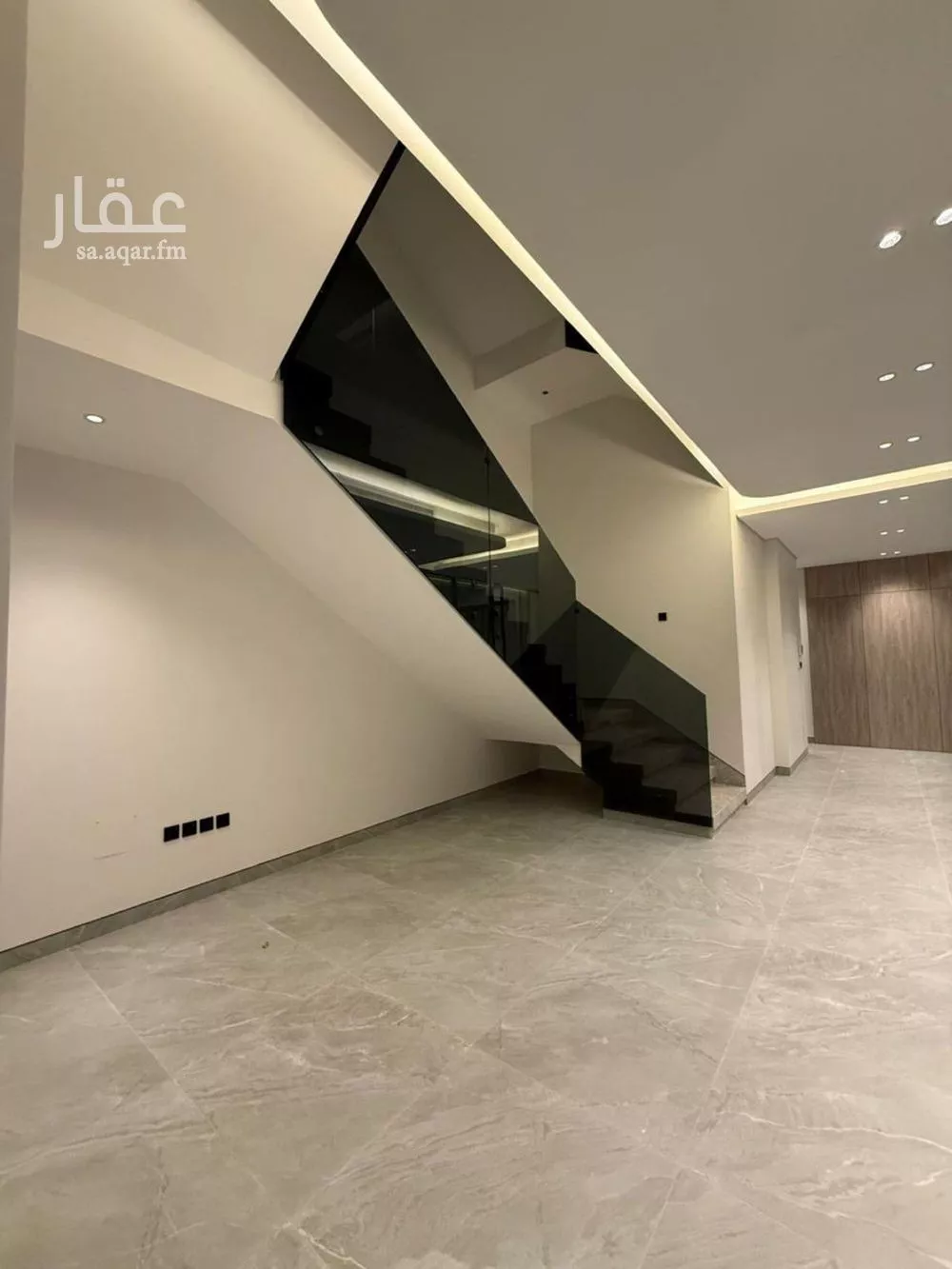 فيلا 8 غرف في النرجس 3