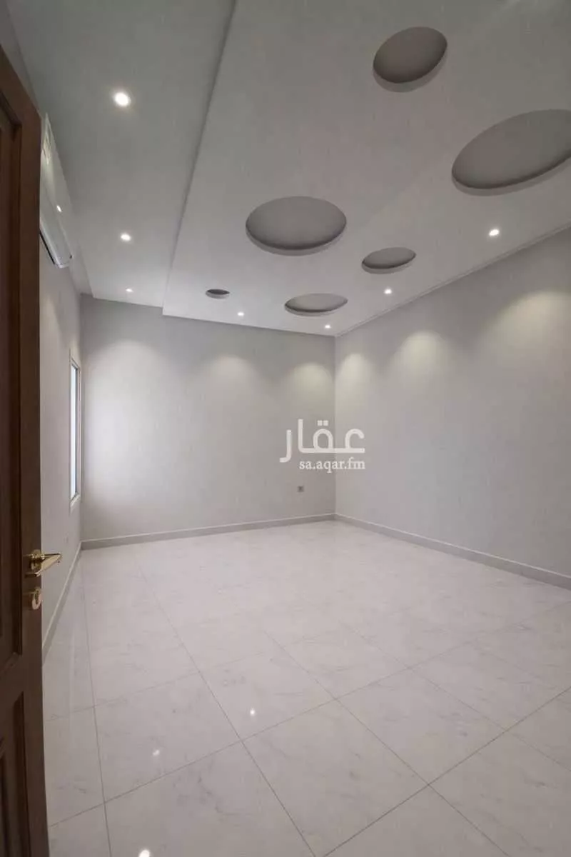 شقة 5 غرف في الملك فهد 5