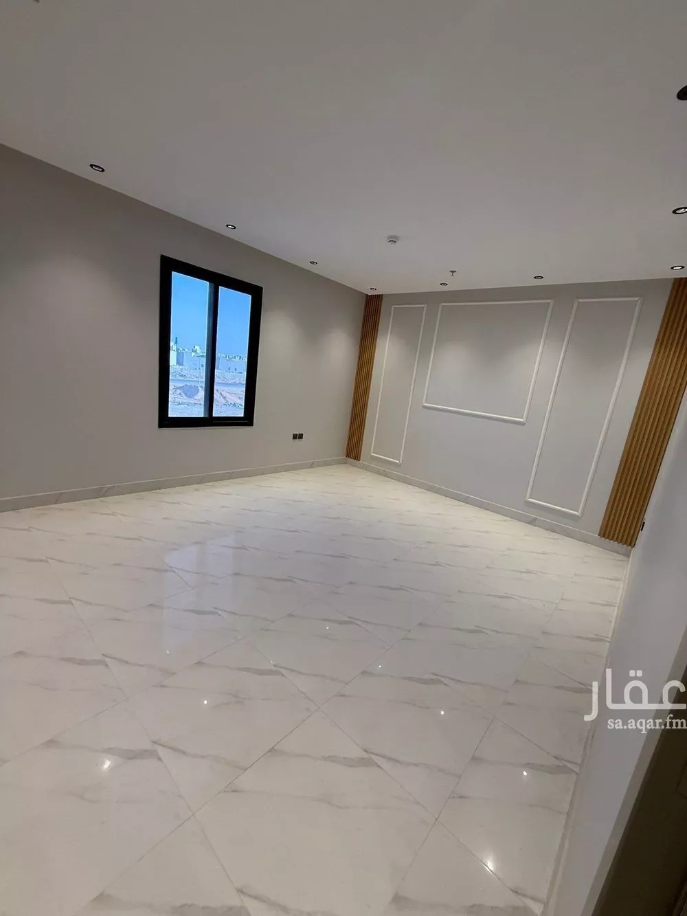 عمارة 896 م² في الرمال 3