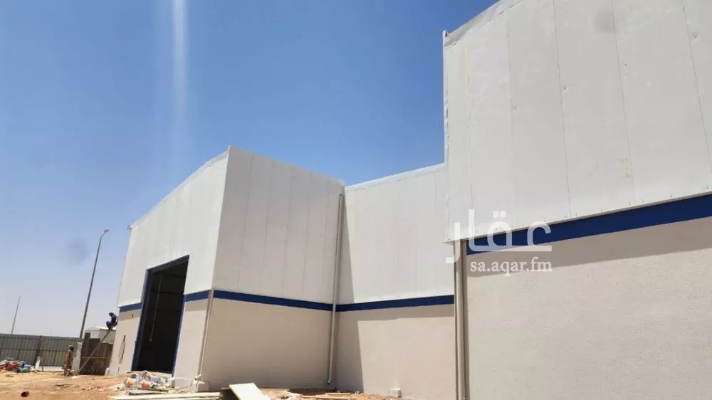 مستودع 900 م² في النظيم 3