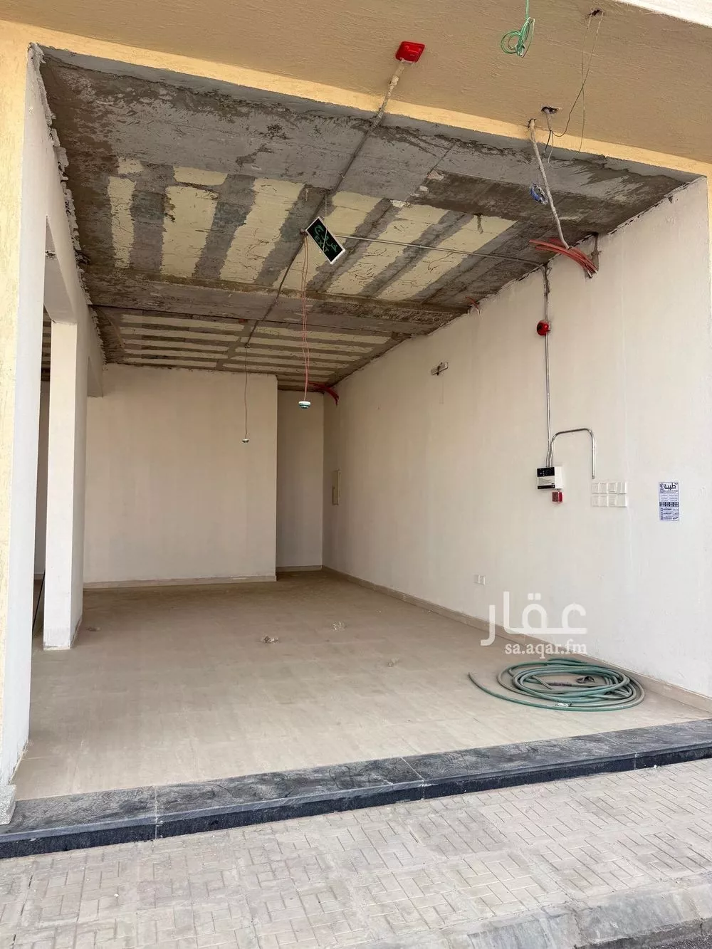 محل 2000 م² في المعيزلة 4