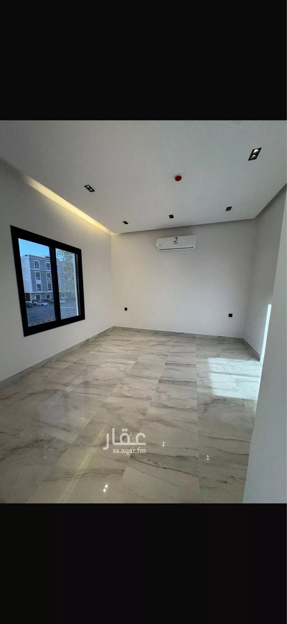 عمارة 1176 م² في المونسية 2