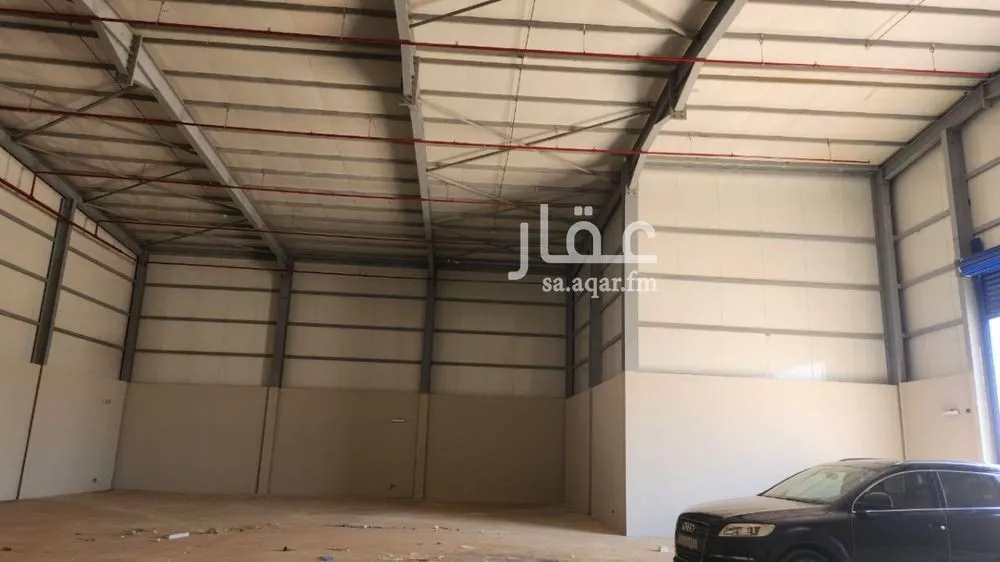 مستودع 900 م² في النظيم 2