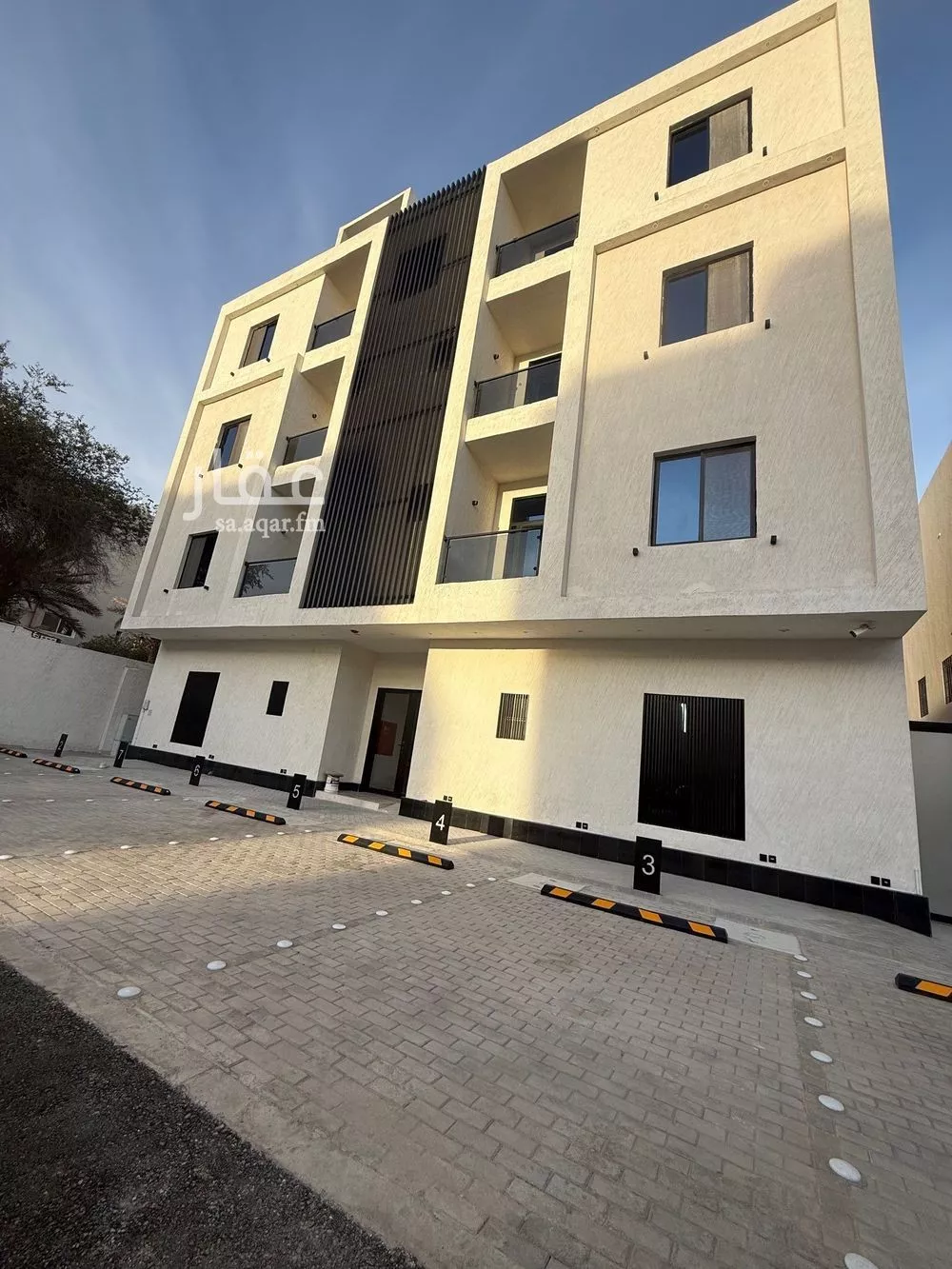 عمارة 550 م² في المونسية 1