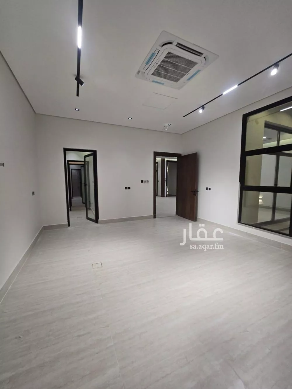 فيلا 5 غرف في النرجس 4