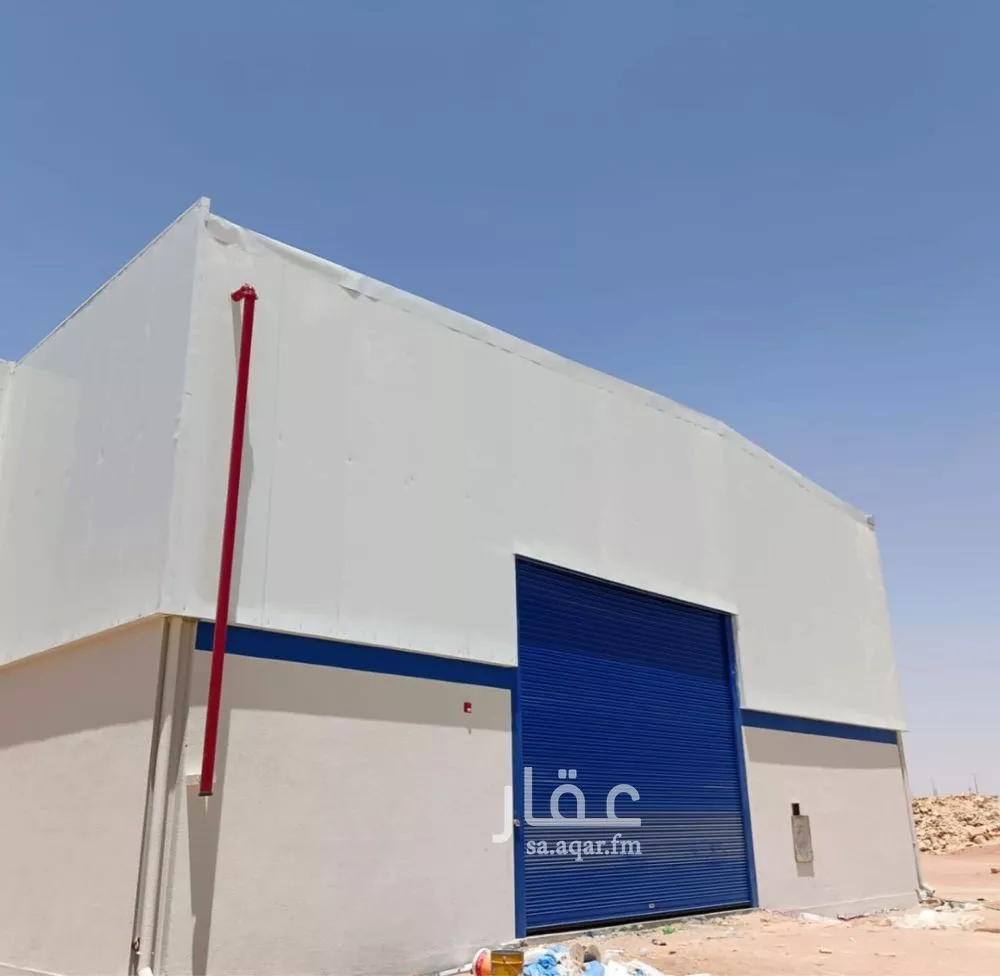 مستودع 900 م² في النظيم 1