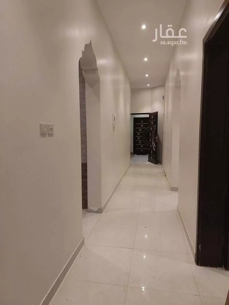 شقة 3 غرف في العقيق 4