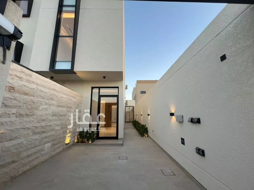 3 bedroom floor in Al Munsiyah 2