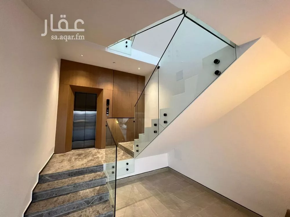 3 bedroom floor in Al Munsiyah 3
