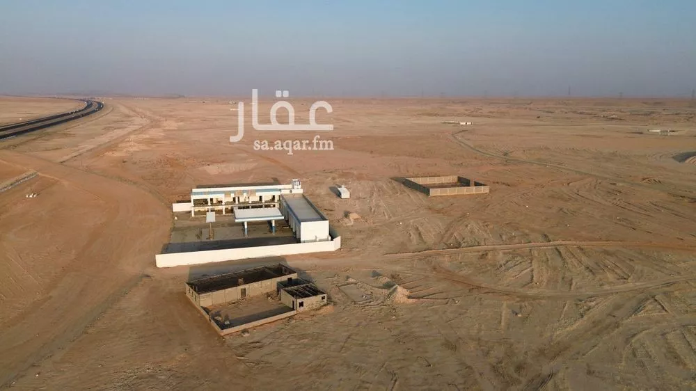 أرض 829 م² في الشرق 3