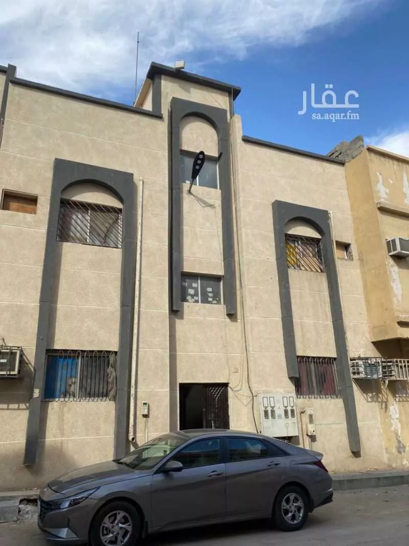 200 sqm building in Al Yamamah