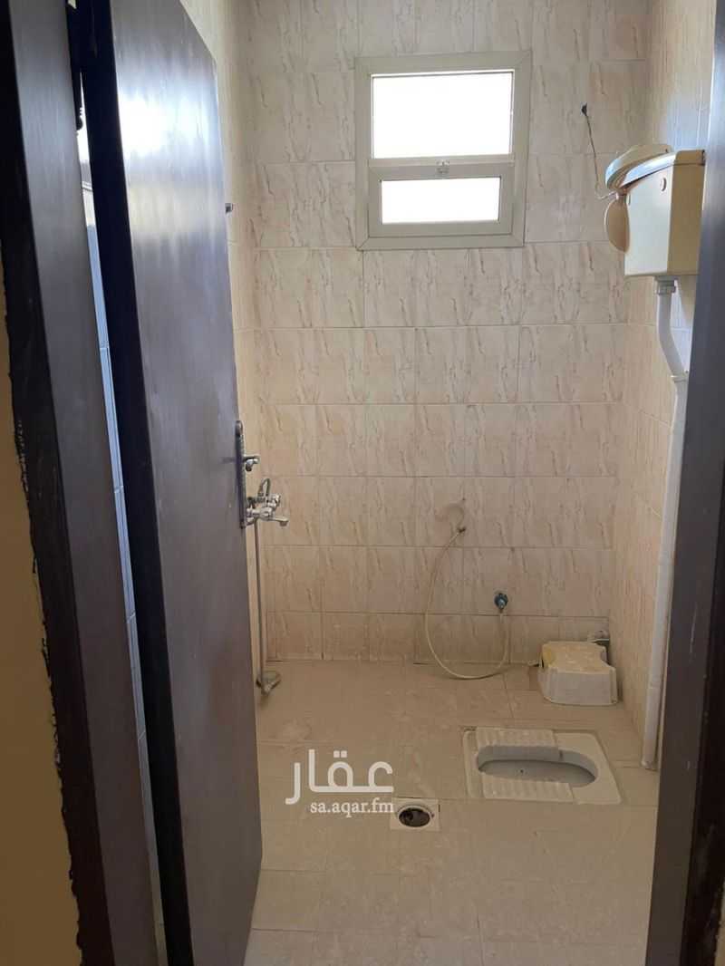 4 bedroom villa in Ishbiliyah, Riyadh 18
