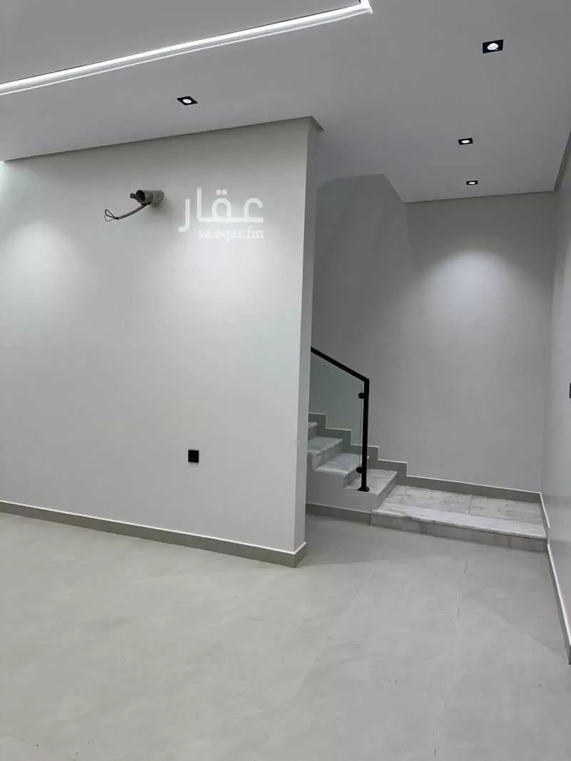 شقة 5 غرف في ضاحية الملك فهد 2