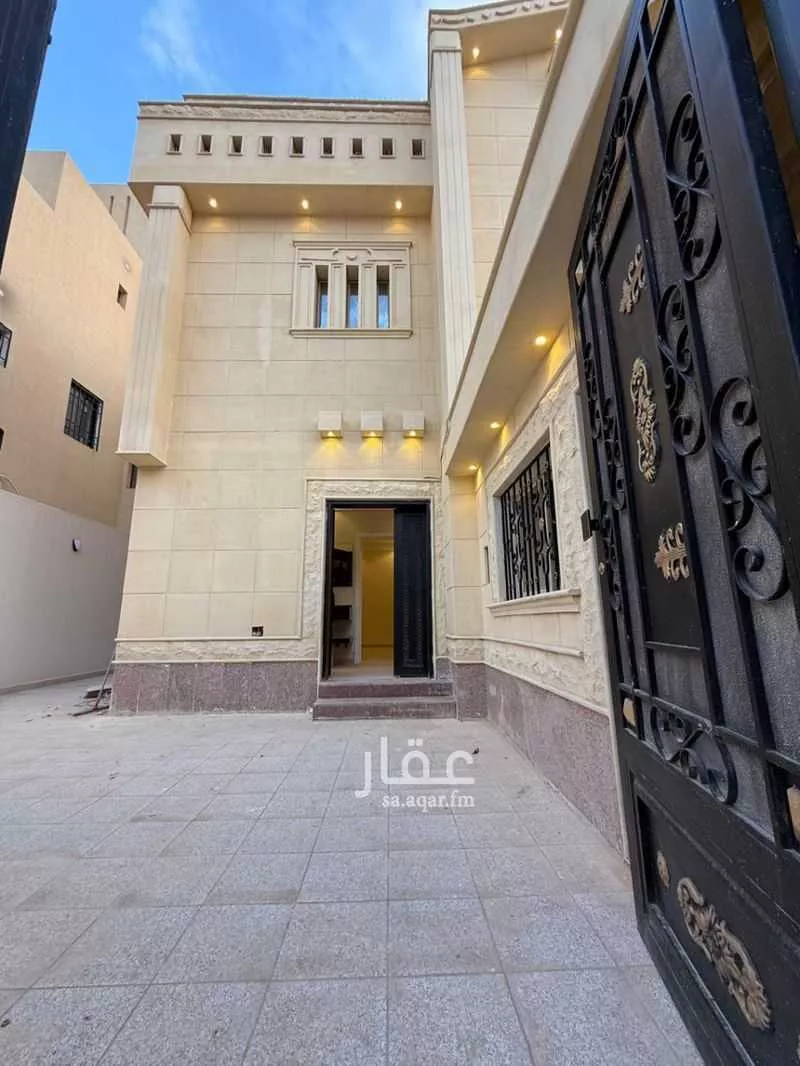 فيلا 9 غرف في القادسية 4