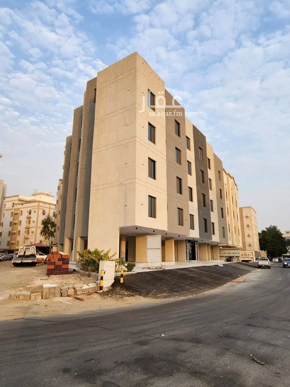 شقة 5 غرف في الريان 1