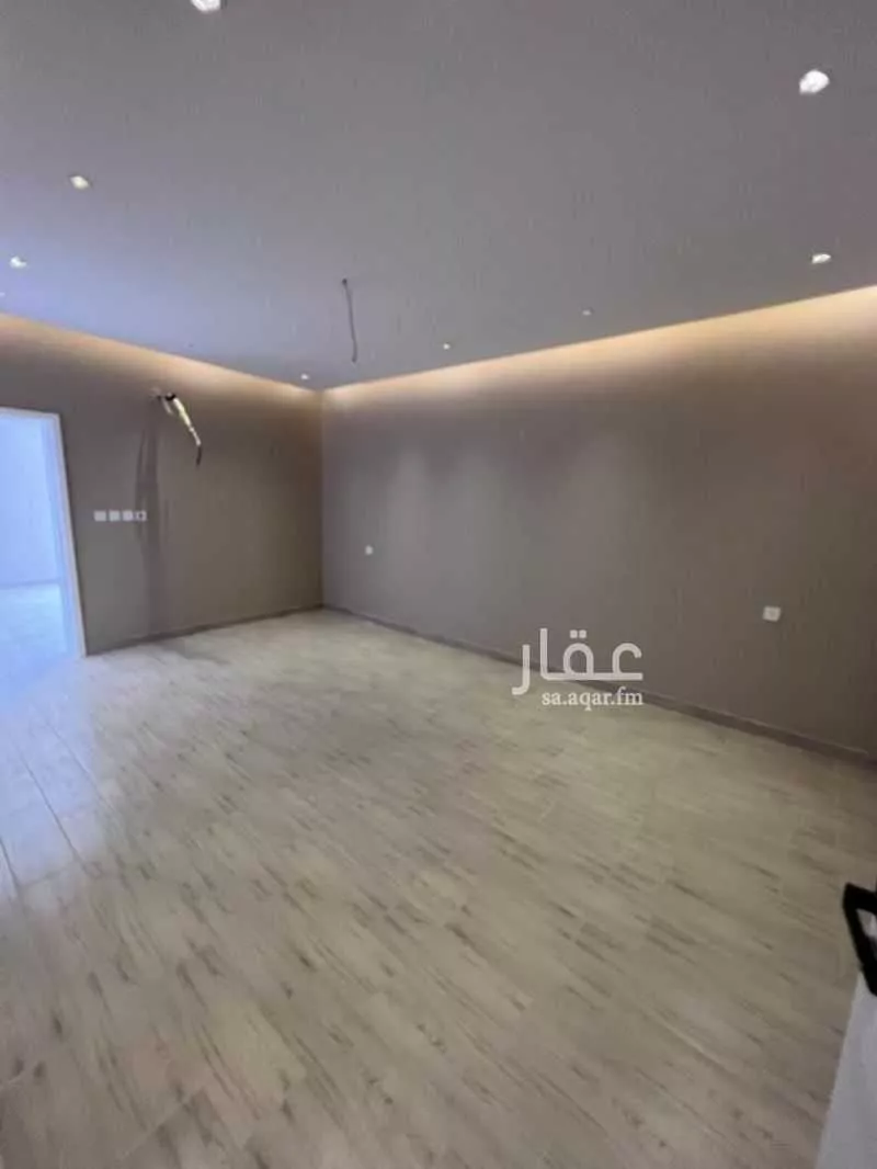 شقة 5 غرف في الريان 3