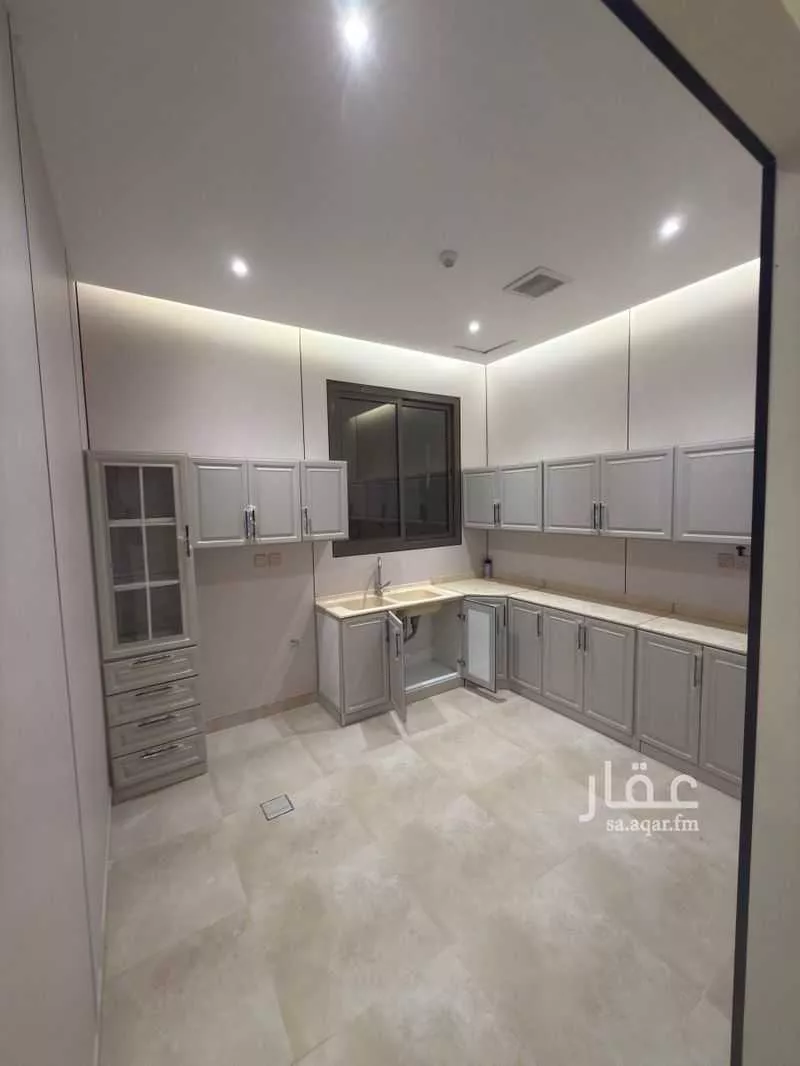 4 bedroom apartment in Dhahrat Laban 3