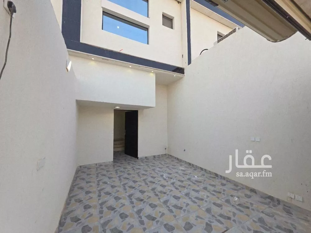 فيلا 5 غرف في بدر 4