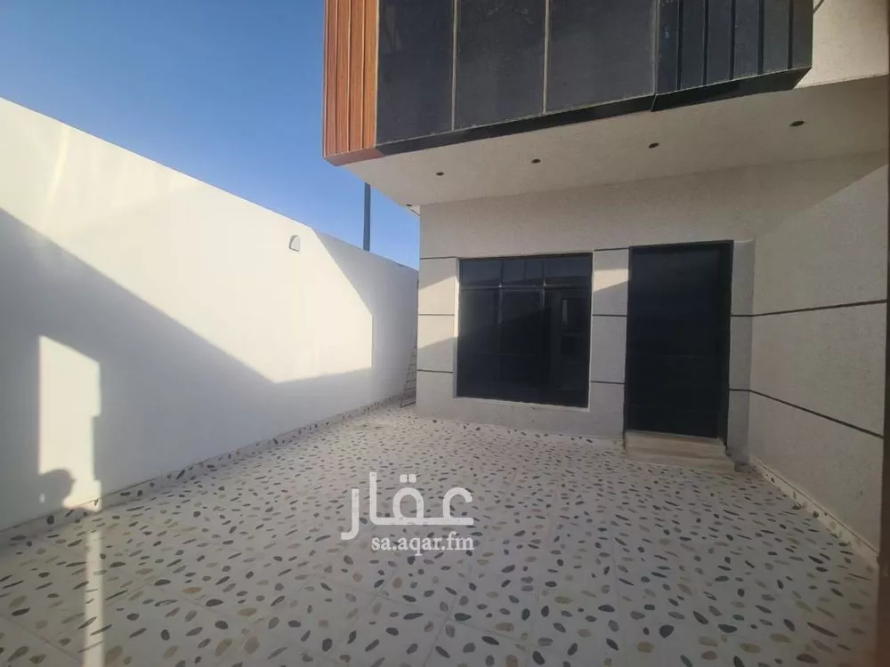 5 bedroom floor in Badr 3