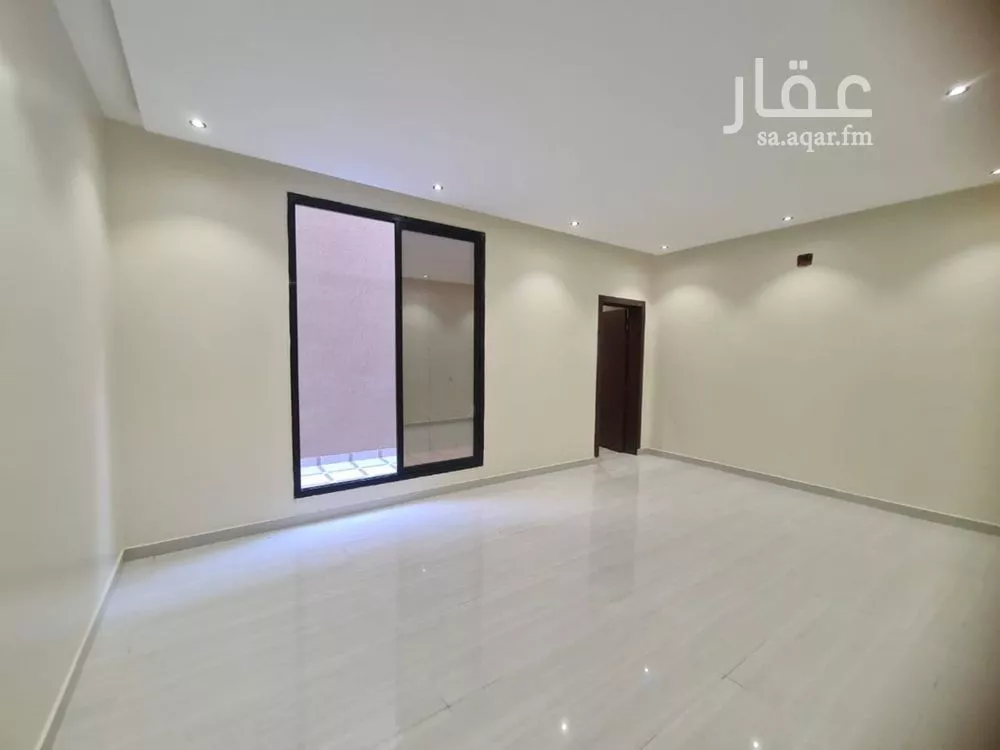 4 bedroom villa in Okaz, Riyadh 14