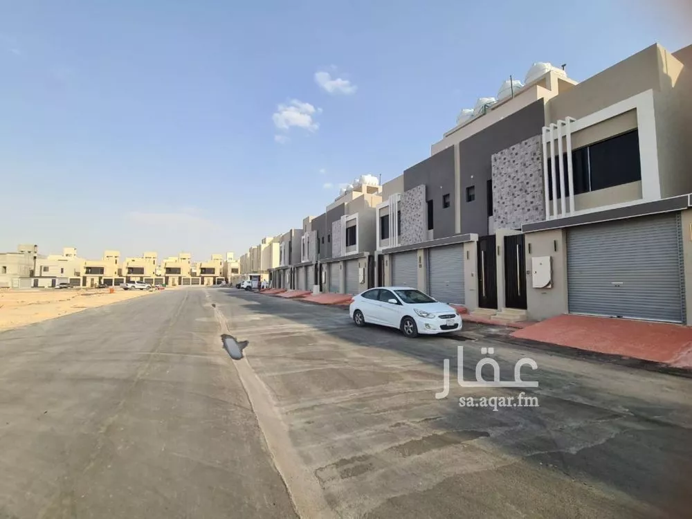 فيلا 4 غرف في طيبة 3