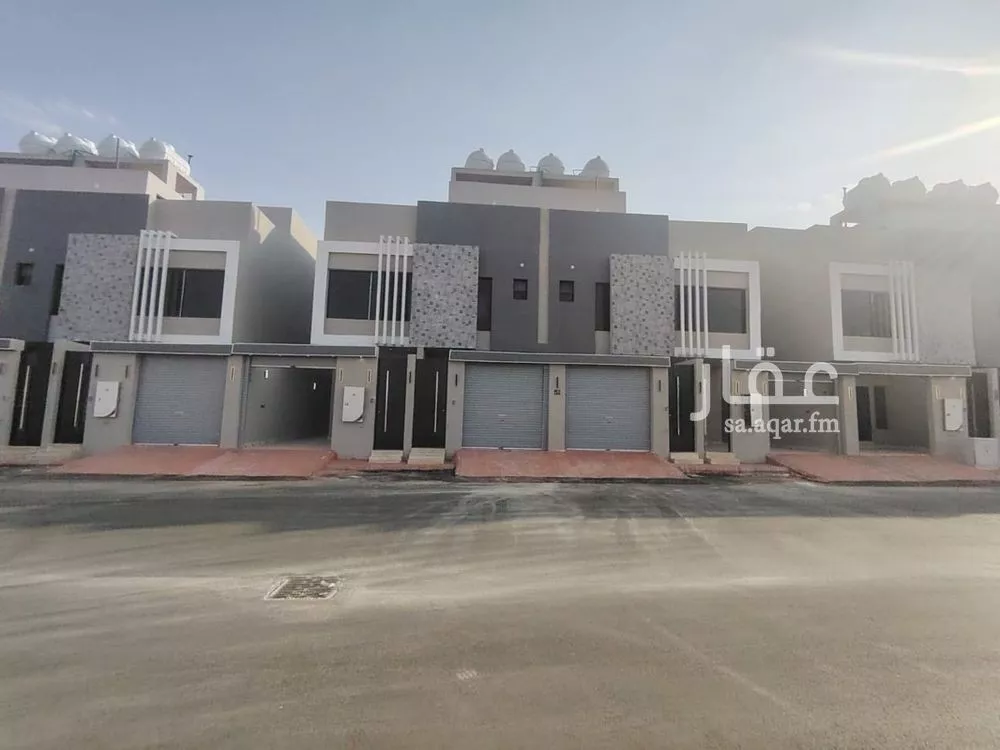 فيلا 4 غرف في طيبة 2