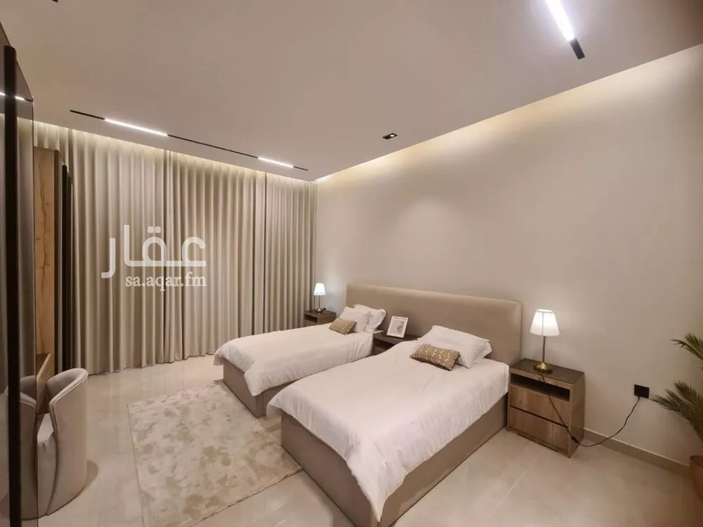 4 bedroom floor in Okaz 5