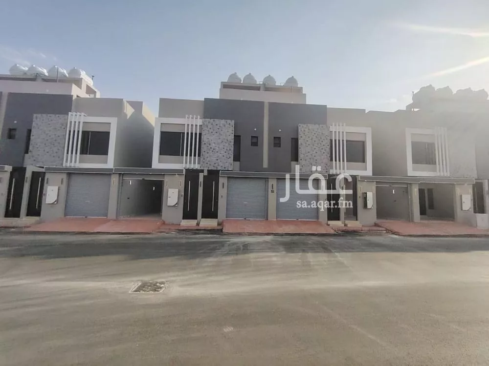 فيلا 5 غرف في بدر 2