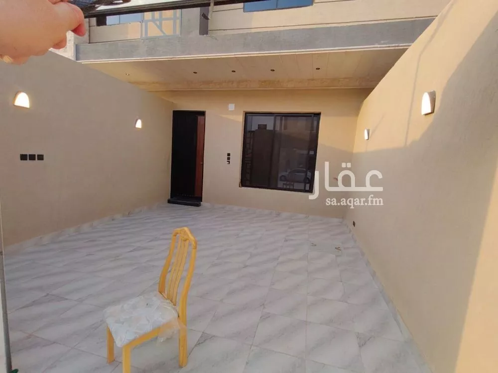 فيلا 5 غرف في عكاظ 5