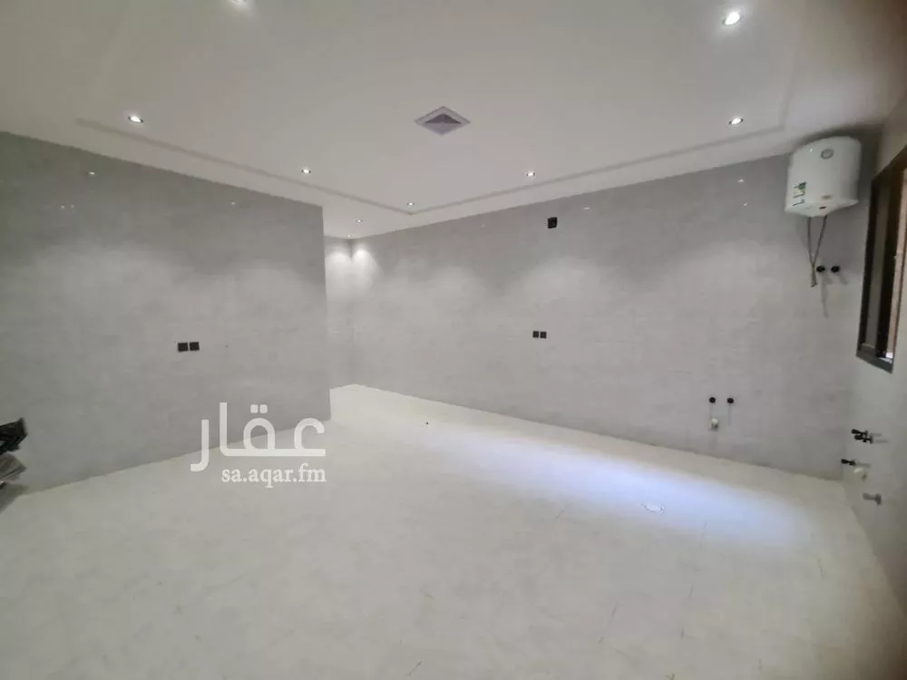 4 bedroom villa in Okaz, Riyadh 6