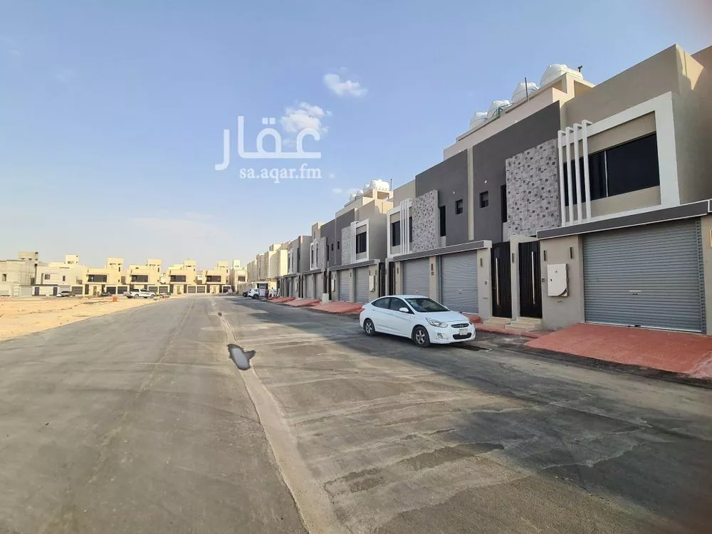 5 bedroom villa in Badr 2