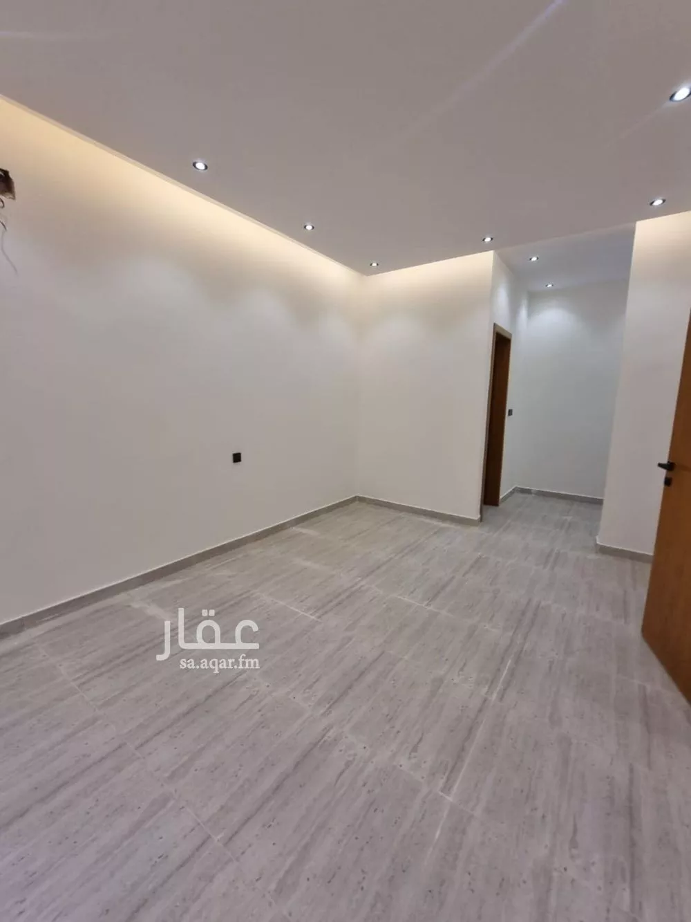 فيلا 5 غرف في عكاظ 5