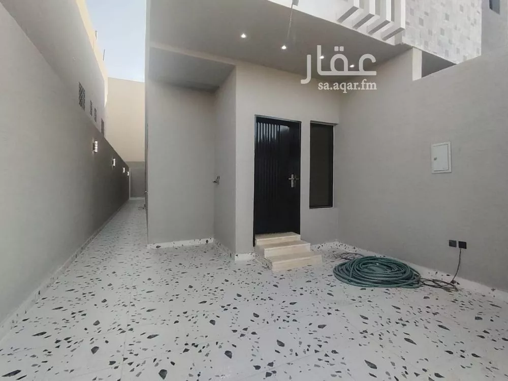 5 bedroom floor in Taibah 5